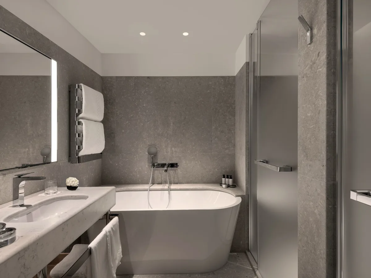 badrutts palace rooms serlas room bathroom